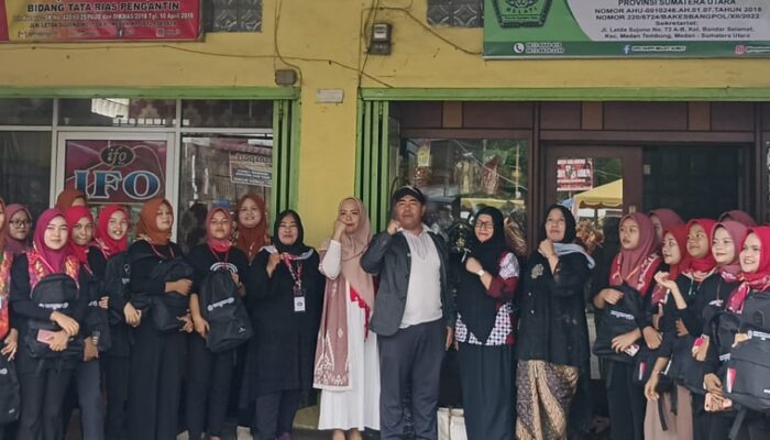 Kadisdikbud Kota Medan Buka PKW Tata Rias Pengantin