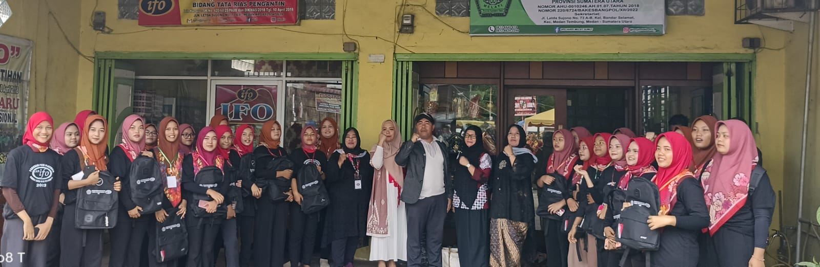 Kadisdikbud Kota Medan Buka PKW Tata Rias Pengantin