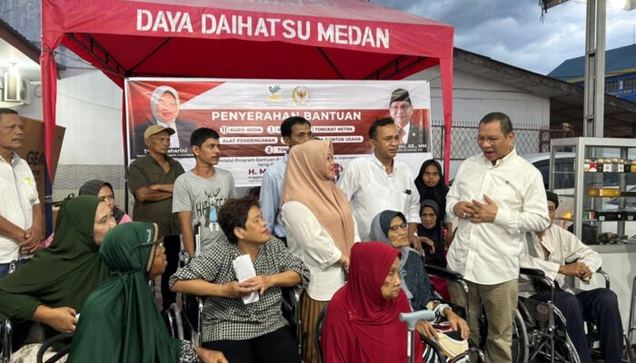 HM Husni Salurkan Bantuan Kemensos Untuk Penyandang Disabilitas