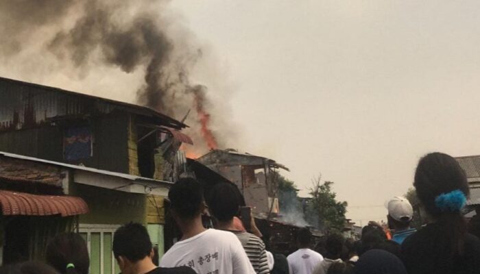 Tempat Penyimpan BBM Curian Terbakar, 5 Rumah Ludes Di Belawan