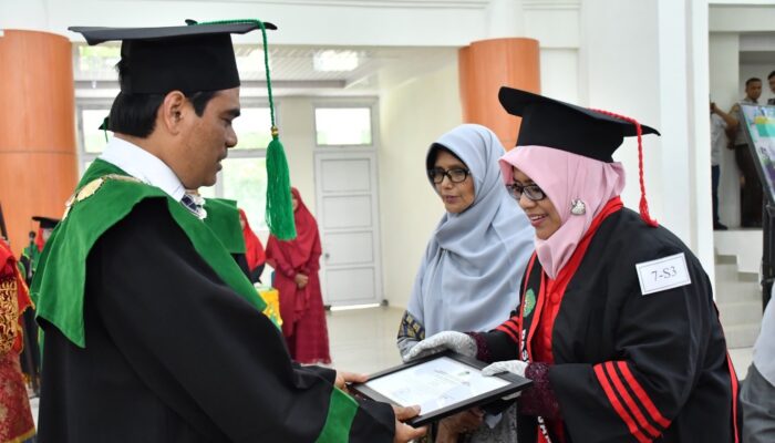 UIN Ar-Raniry Wisuda 2.162 Lulusan, 33 Mahasiswa Asing