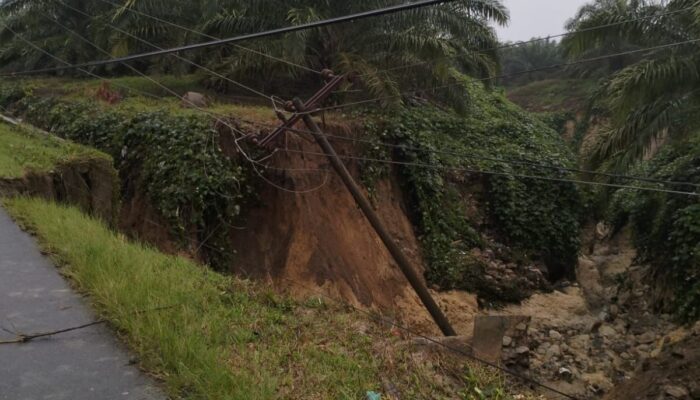 Respon Cepat PLN Pulihkan Gangguan Listrik Akibat Tanah Longsor