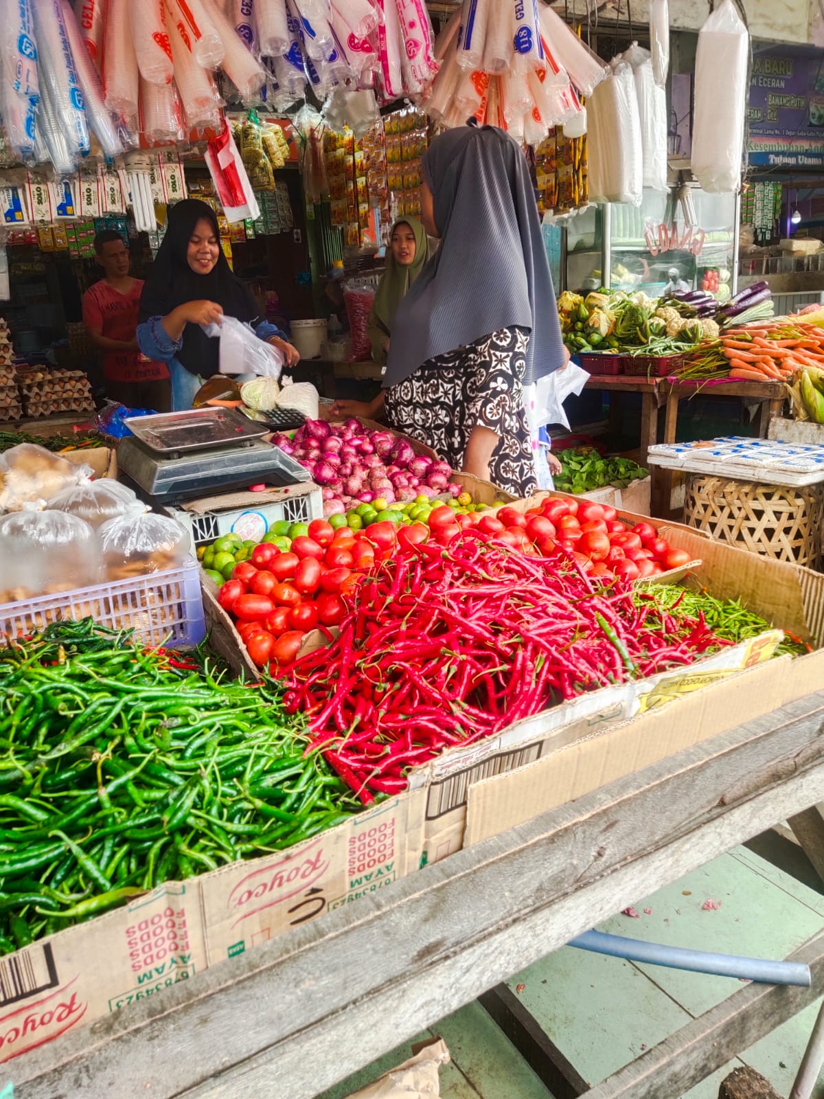 Harga Cabai Merah Meroket Naik