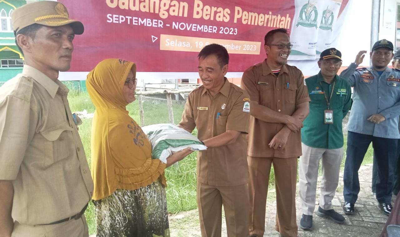 Harga Beras Naik, Pemkab Aceh Singkil Salurkan Bantuan Beras Cadangan