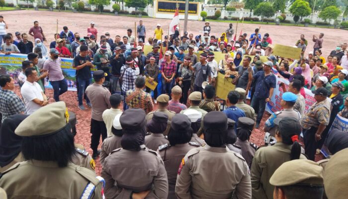 Tuntut Keadilan, Karyawan PT SPR Demo