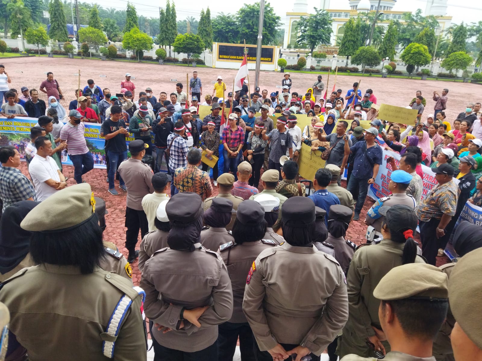 Tuntut Keadilan, Karyawan PT SPR Demo