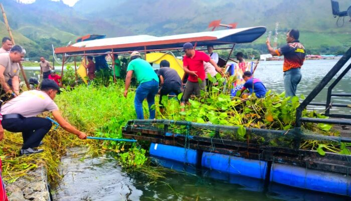 Sambut Event Aquabike, Polres Tanah Karo Gotong Royong