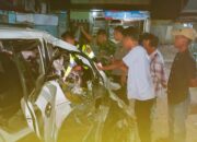 Innova Dan Truk Barang Bertabrakan, Satu Luka Berat