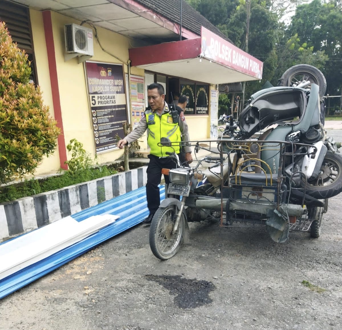 Kendarai Sepeda Motor, Bides Tewas “Laga Kambing” Dengan Betor