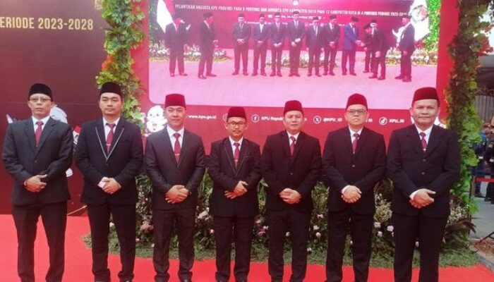 7 Komisioner KPU Sumut Dilantik