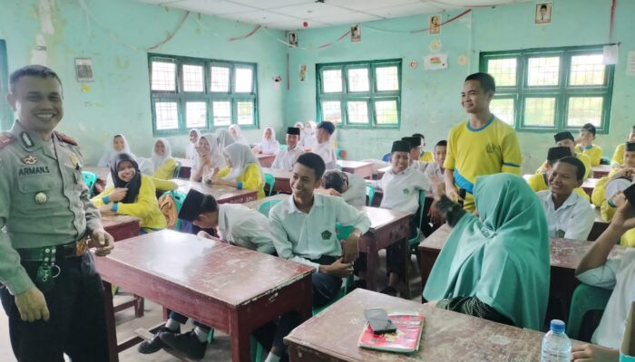 Polres Pelabuhan Belawan Sosialisasikan Bahaya Narkoba Di MTs Alwasliyah 05