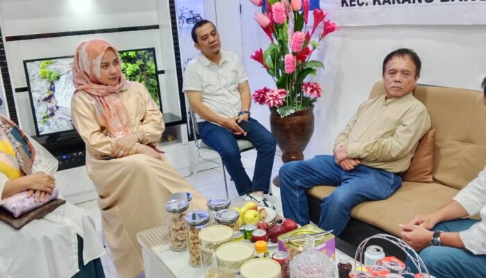 Rasa Haru Datok Syariful Alam Ketika Dikunjungi Irwandi Yusuf