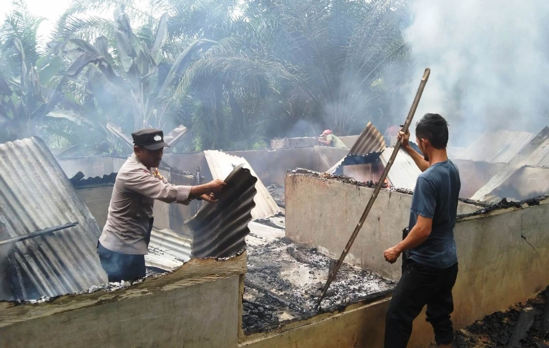 Dua Rumah Satu Kios Ludes Terbakar Di Aceh Timur