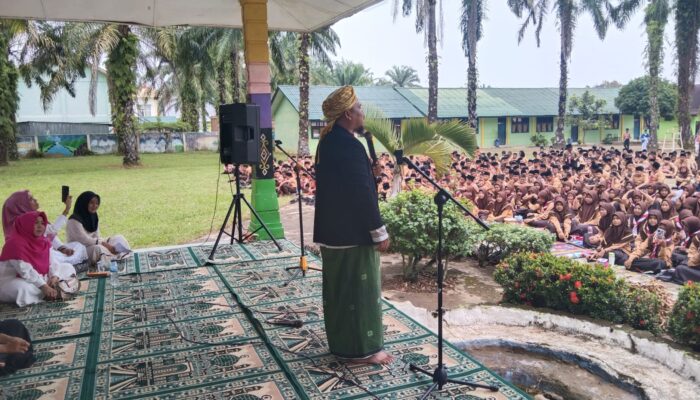 Maulid Di MTsN 1 Palas; Ingin Sukses Jaga Adab Terhadap Guru