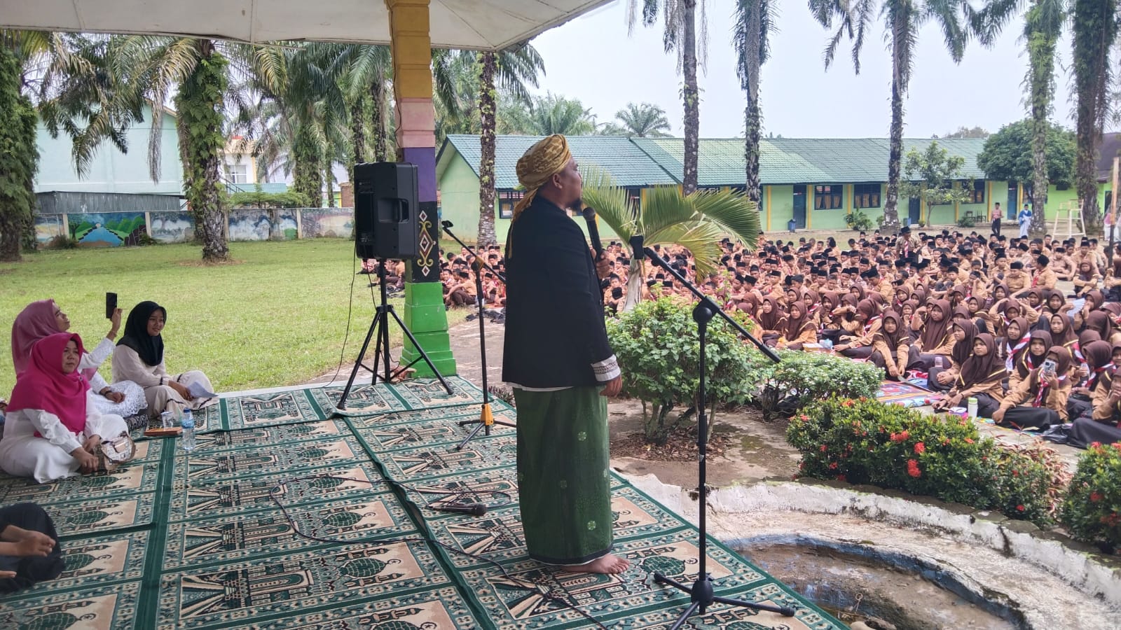 Maulid Di MTsN 1 Palas; Ingin Sukses Jaga Adab Terhadap Guru