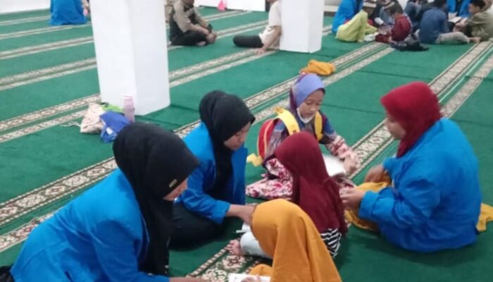 Khataman Santri Rumah Quraan Khairul LuthfiBekerjasama Dengan Mahasiswa KKN UMSU