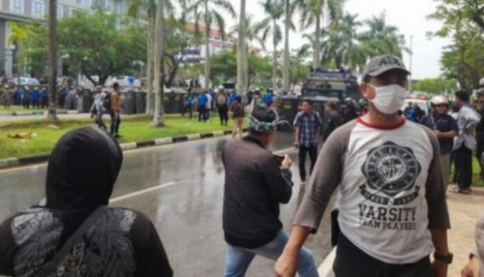 Demo Tolak Proyek Strategis Nasional Di BP Batam Ricuh
