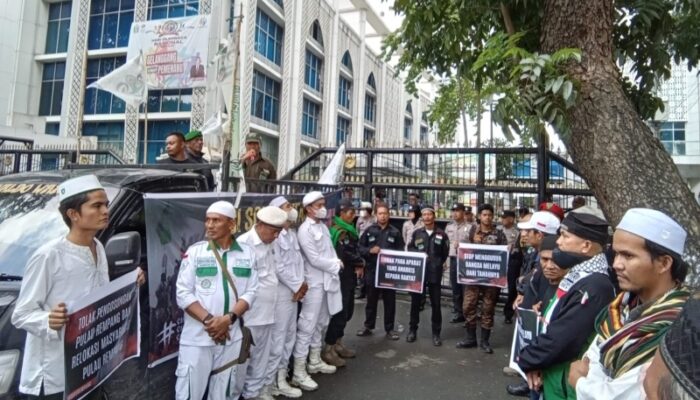 Kembalikan Hak Warga Rempang