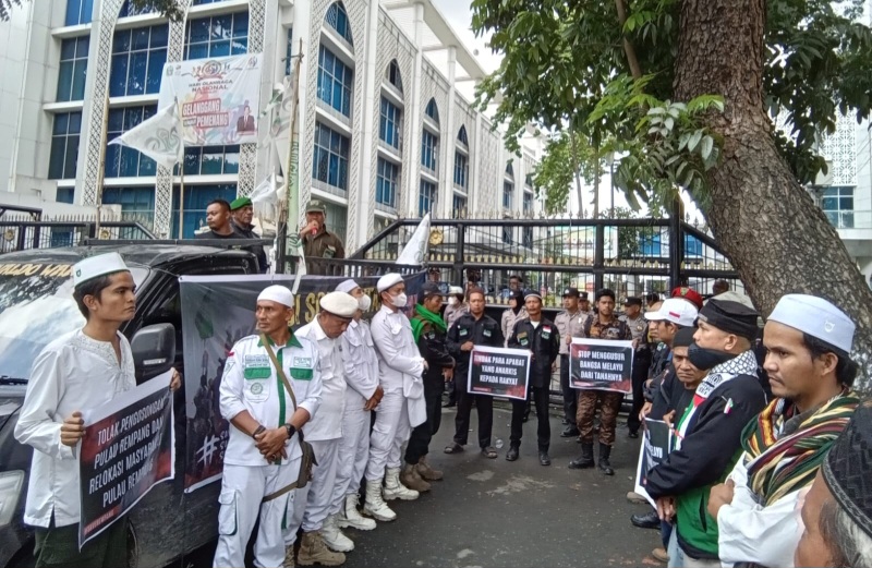 Kembalikan Hak Warga Rempang