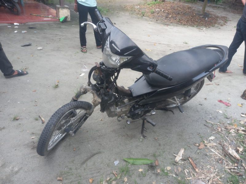 Sopir Rajawali Tewas Nabrak Honda Kharisma Sopir Rajawali Tewas Nabrak Honda Kharisma