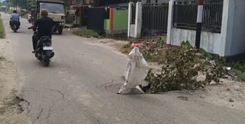 "Lubang Maut" Panyabungantonga Ancam Nyawa "Lubang Maut" Panyabungantonga Ancam Nyawa