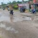 KONDISI jalan provinsi di wilayah Kec. Pangkalansusu rusak parah, namun tak pernah mendapat sentuhan pembangunan dari Pemprovsu. Waspada/Asrirrais