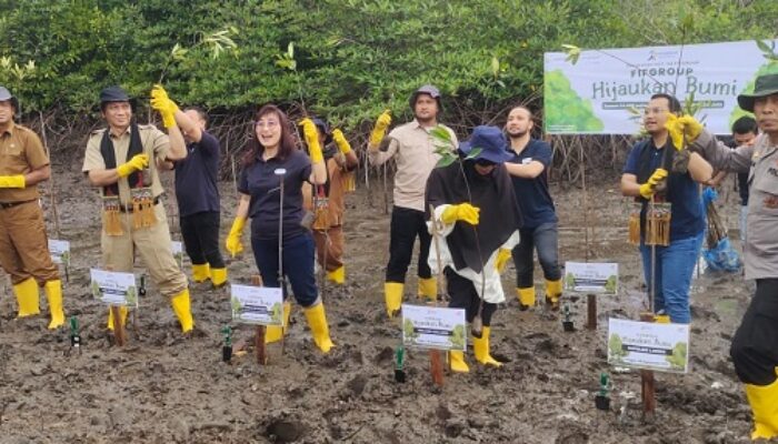 FIF Group Tanam Mangrove Hijaukan Bumi