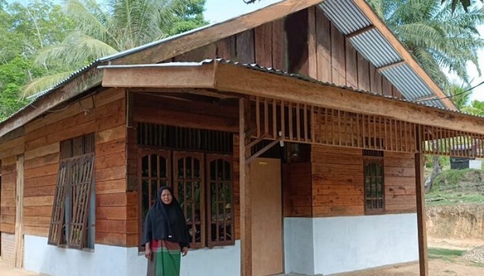 Warga Aceh Tamiang Terima Bantuan Rehab Rumah