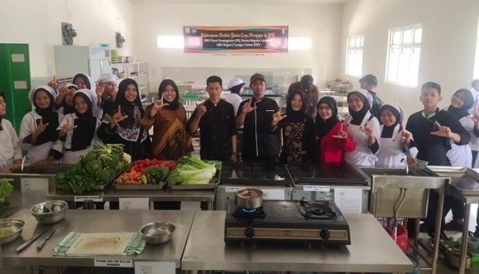 Siswa SMKN 3 Langsa Dilatih Masakan Western