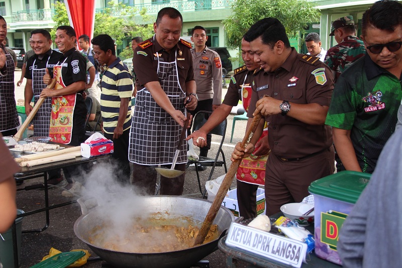 Angkat Budaya Lokal, Kodim Atim Gelar Festival Masak Kuah Beulangong