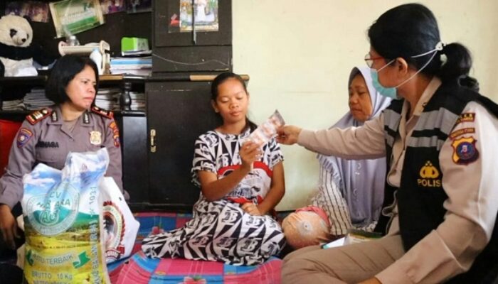 Polres P. Siantar Berikan Trauma Healing Korban Selamat Terseret Banjir