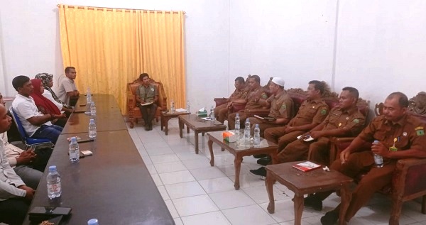 Rapat Koordinasi IPSM dan Dinas Sosial Kabupaten Padanglawas, menargetkan hingga akhir Desember tidak ada ODGJ dalam pasungan dan terlantar di Padanglawas. (Waspada/Idaham Butar Butar/B)