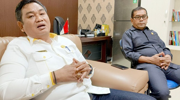 Wakil Ketua DPRK Pidie T Saifullah, TS, SE saat menerima Waspada di ruang kerjanya, Rabu (13/9). Waspada/Muhammad Riza