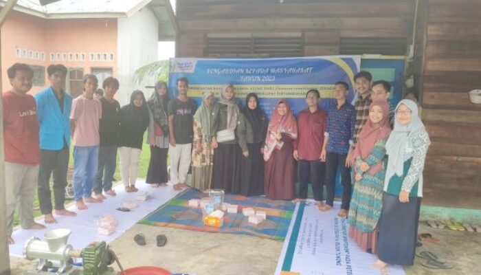 Tim PKM Unsam Manfaatkan Keong Emas Sebagai Pakan Ikan