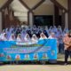 Tim Pengabmas Apt. Maria Irwani, S.Si, MPH didampingi Nonong Hanis ,SST, MKM dan para siswa saat mengikuti penyuluhan dan pelatihan Gema Cermat dari dosen Poltekkes Kemenkes Aceh, di Aula setempat, Kamis (14/9). Waspada/Rapian