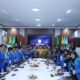 Wamenag H.Saiful Rahmat Dasuki foto bersama mahasiswa UIN Ar-Raniry Banda Aceh usai menjadi nara sumber di Kampus UIN Ar- Raniry Banda Aceh, Rabu (13/09/23). (Waspada/T.Mansursyah)