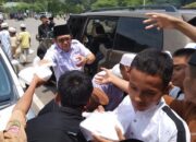 Syukuran Satu Tahun SMSI Madina, Berbagi Nasi Kotak Usai Jumatan