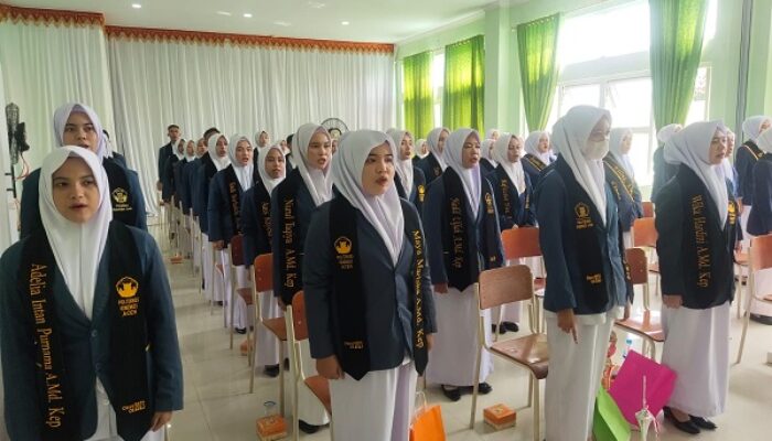 65 Mahasiswa Poltekkes Kemenkes Aceh Yudisium