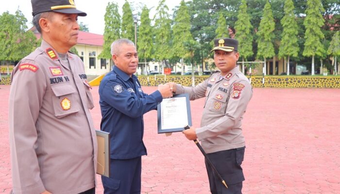 Kapolres Aceh Tamiang Berikan Reward Personel