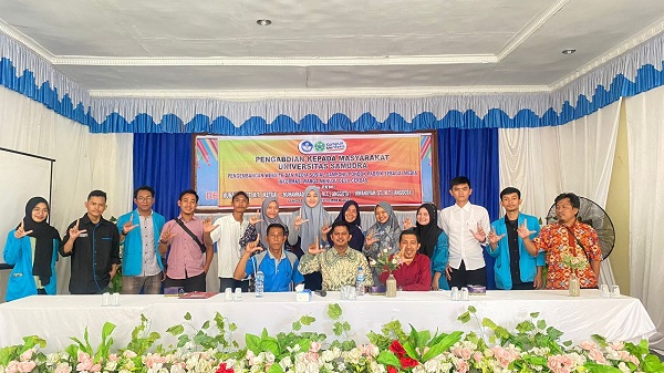Kegiatan pelatihan Pengembangan Website dan Media Sosial Sebagai Media Informasi Warga Menuju Desa Cerdas oleh Tim PKM Dosen Universitas Samudra, di Gampong Pondok Pabrik, Kecamatan Langsa Lama. Waspada/Munawar