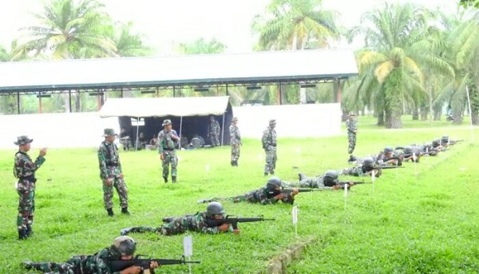 Kodim Aceh Tamiang Latihan Menembak