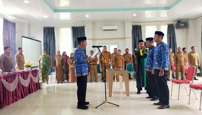 Sekda Lantik Dua Pejabat Disdukcapil Abdya
