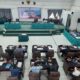 Paripurna DPRD Kab Toba bersama Eksekutif bahas P.APBD tahun 2023 dan dua Ranperda usulan Eksekutif, Senin (18/9). Waspada/Ramsiana Gultom