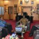 Pj Wali Kota Langsa, Syaridin dan Kepala BNN Kota Langsa, AKBP Werdha Susetyo, saat melakukan pertemuan dalam bingkai rajutan silaturahmi, diruang kerja Wali Kota Langsa, Selasa (19/9). Waspada/Rapian.