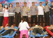 Polres Pematangsiantar melaksanakan bakti sosial donor darah dalam rangka HUT ke-68 Lantas di aula Widya Satya Brata Mapolres, Jl. Jend. Sudirman, Selasa (19/9).(Waspada-Ist).