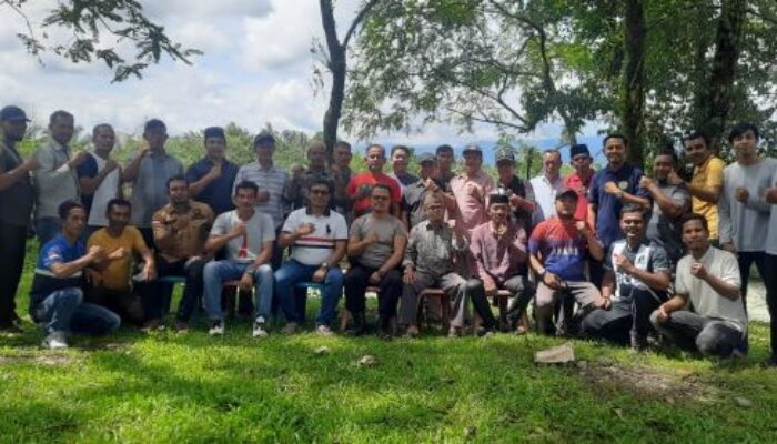 Kekompakan Pembubaran Panitia HUT Ke-78 RI Bersama Kades Seunagan Timur 