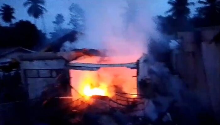 6 Kios Terbakar Di Nagan Raya 
