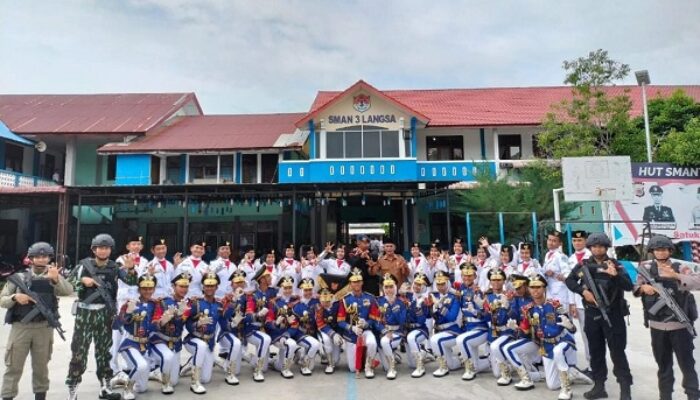 Danki Brimob Motivasi Siswa SMAN 3 Langsa