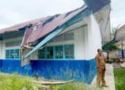 SDN Mesjid Lameu Ambruk Tertimpa Pohon Segera Direhab