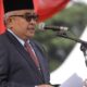 Sekda Aceh, Bustami Hamzah, menyampaikan sambutan saat menjadi Inspektur Upacara Peringatan Hari Pendidikan Daerah (Hardikda) Aceh Tahun 2023 di Lapangan Tugu Darussalam, Banda Aceh, Sabtu (2/9). (Waspada/Zafrullah)